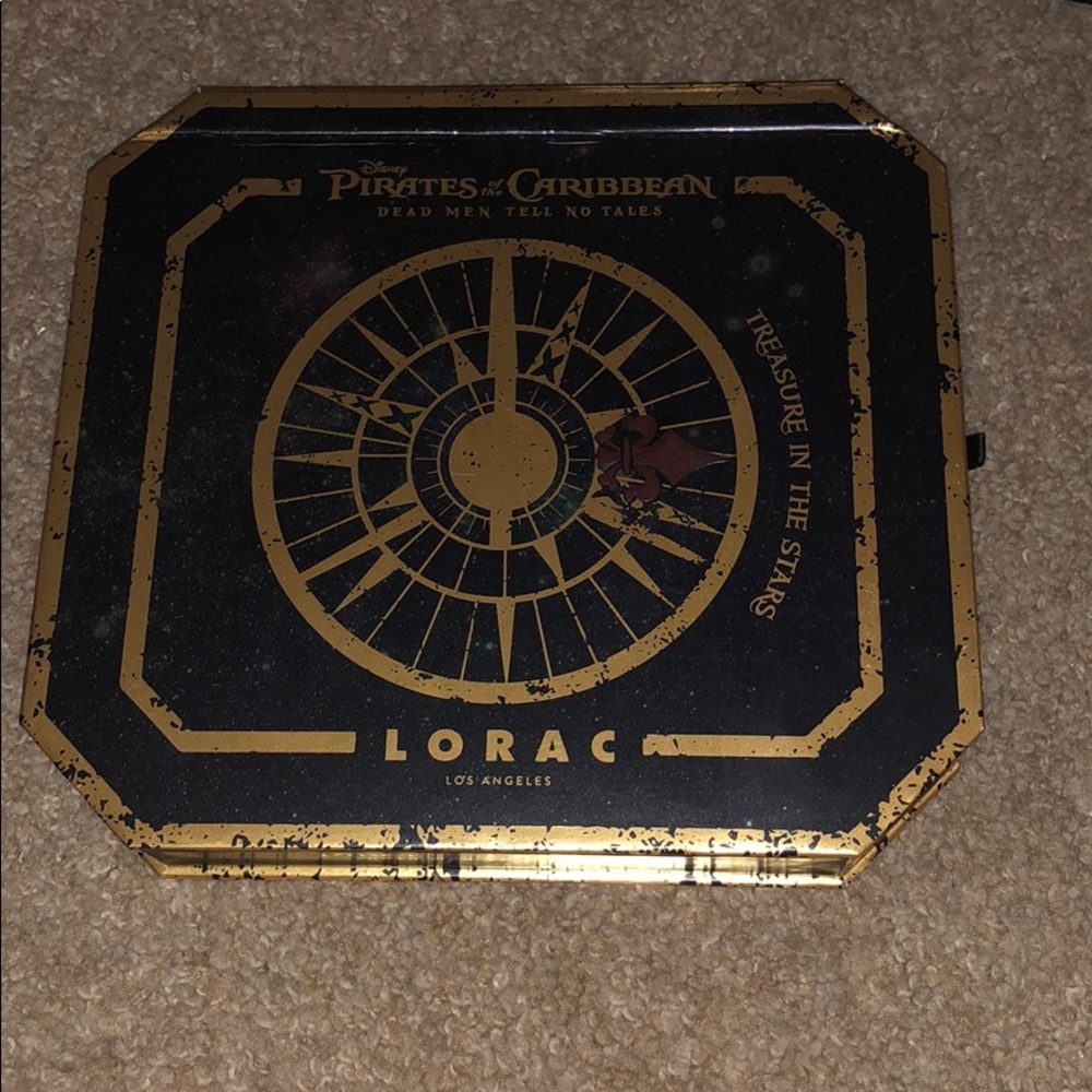 Pirates of the Caribbean eyeshadow palette